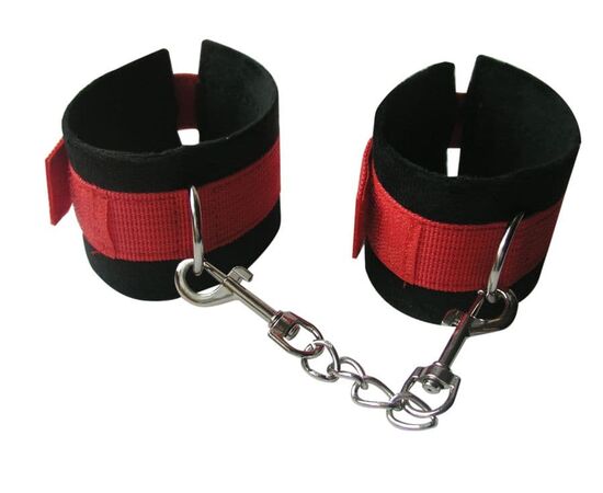 Черно-красные наручники из текстиля с цепочкой на карабине, фото 