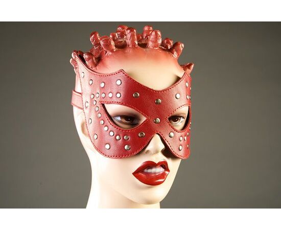Красная кожаная маска с заклёпками, фото 