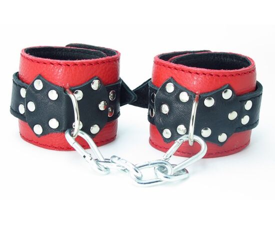 Красные наручники с чёрными проклёпанными ремешками с пряжкой, фото 